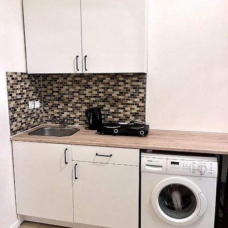 Quiet Apartment Close To Center Praga Esterno foto