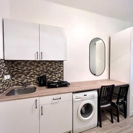 Quiet Apartment Close To Center Praga Esterno foto