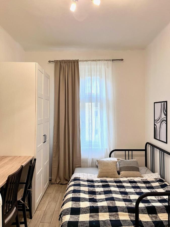 Quiet Apartment Close To Center Praga Esterno foto